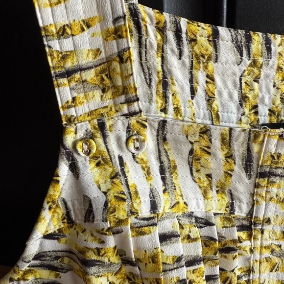 WHITE HOUSE BLACK MARKET Yellow Pleated Sleeveless Utility Dress Size 4 - Picture 5 of 13